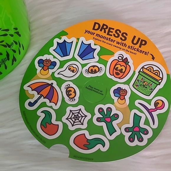 🆕️2024 Limited Edition McDonald's Boo Bucket Green Monster Plastic Collectible - Picture 5 of 10
